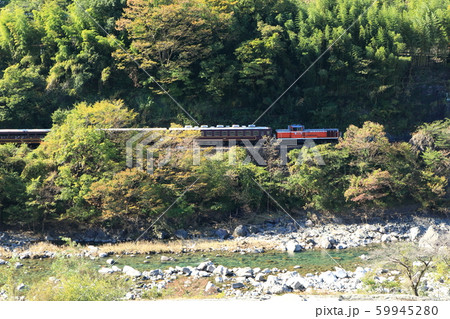わたらせ渓谷鐵道「清流沿いを走るトロッコ列車」 わたらせ渓谷鐵道「清流沿いを走るトロッコ列車」 59945280