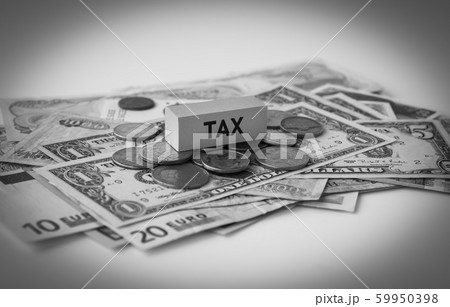外貨　マネー　税金　課税 59950398