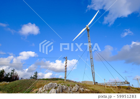 沖縄・南大東島・風力発電所 59951283