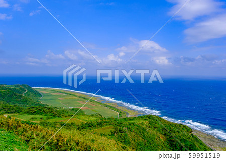 沖縄・久米島・比屋定バンタ 59951519