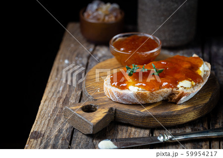 bread with apricot 59954217