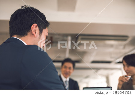 ビジネスシーン ビジネスシーン 59954732