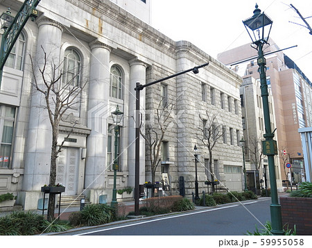 横浜馬車道の街並み(ガス灯・旧富士銀行横浜支店) 横浜馬車道の街並み(ガス灯・旧富士銀行横浜支店) 59955058