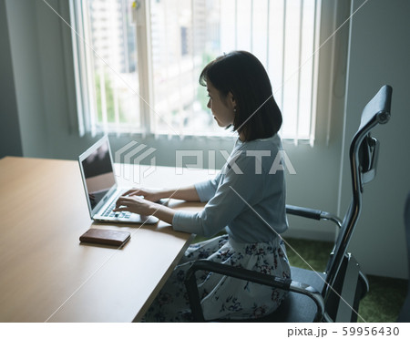 女性 女性 59956430