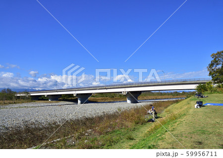 多摩川の風景 59956711