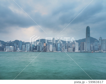 香港 ビクトリア・ハーバー 朝 曇天 Victoria Harbor, Hong Kong 59963617