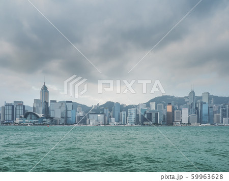 香港 ビクトリア・ハーバー 朝 曇天 Victoria Harbor, Hong Kong 59963628