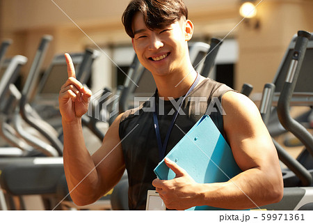 男性　スポーツジム　入会 59971361