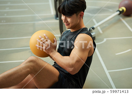 男性　フィットネス　メディシンボール 59971413