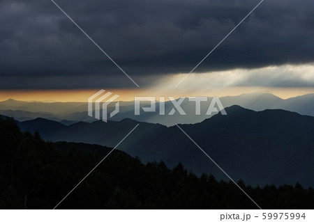 しらびそ高原から見た日没 しらびそ高原から見た日没 59975994