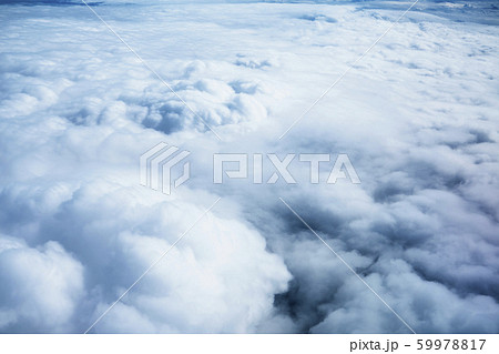 奥行きと立体感のあるドラマティックな雲 奥行きと立体感のあるドラマティックな雲 59978817