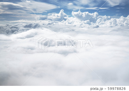 奥行きと立体感のあるドラマティックな雲 奥行きと立体感のあるドラマティックな雲 59978826