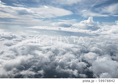 奥行きと立体感のあるドラマティックな雲 奥行きと立体感のあるドラマティックな雲 59978842