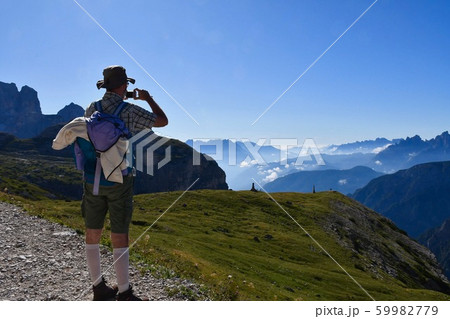 ドロミテ景色　トレッキング 59982779