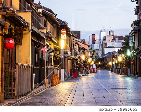 京都　祇園　花見小路　朝景 59985665