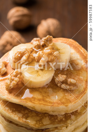 くるみとバナナのパンケーキ くるみとバナナのパンケーキ 59987583