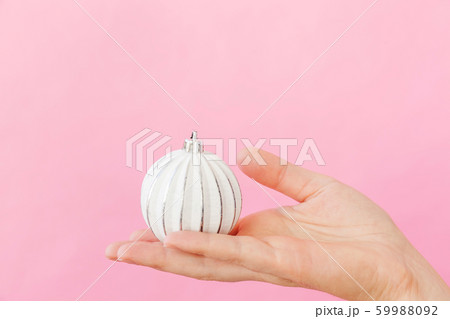 Simply minimal design female woman hand holding Simply minimal design female woman hand holding 59988092