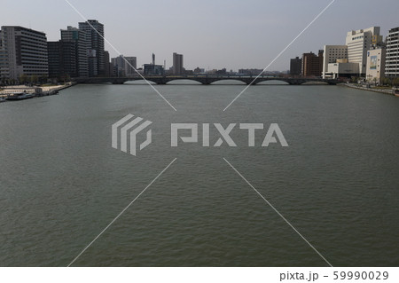 新潟 新潟市 信濃川に架かる萬代橋 新潟 新潟市 信濃川に架かる萬代橋 59990029