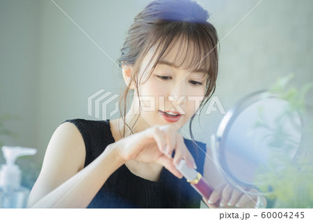 ビューティー　スキンケア　メイクアップ　リップ　グロス 60004245