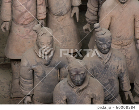 兵馬俑の兵士(秦始皇兵馬俑博物館) 兵馬俑の兵士(秦始皇兵馬俑博物館) 60008584