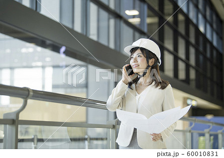 働く女性 設計 建築 働く女性 設計 建築 60010831