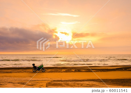 千里浜なぎさドライブウェイ （夕景） 60011541