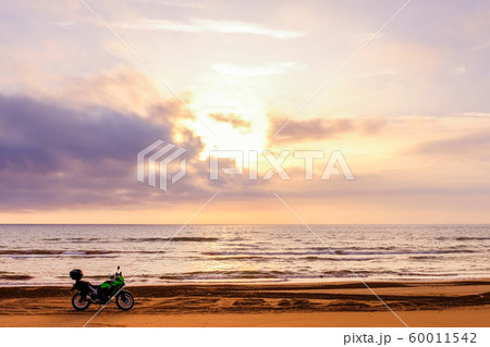 千里浜なぎさドライブウェイ （夕景） 60011542