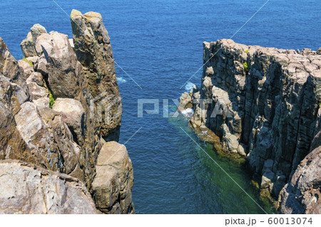 東尋坊の風景 福井県坂井市三国町安島 東尋坊の風景 福井県坂井市三国町安島 60013074