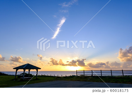 沖縄・南大東・夕日の広場 沖縄・南大東・夕日の広場 60018175