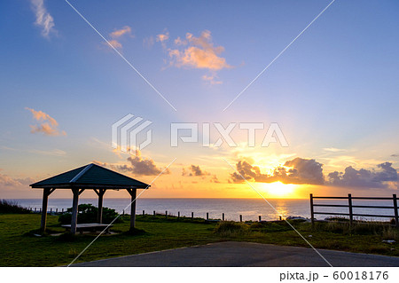 沖縄・南大東・夕日の広場 沖縄・南大東・夕日の広場 60018176