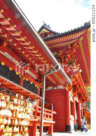 鎌倉の町並み 鶴岡八幡宮本宮と絵馬奉納所 鎌倉の町並み 鶴岡八幡宮本宮と絵馬奉納所 60021154
