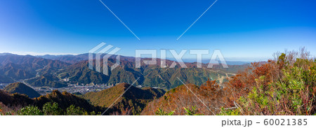 新潟県・越後湯沢の飯士山から見た風景 新潟県・越後湯沢の飯士山から見た風景 60021385