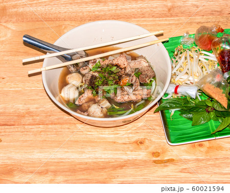 Noodle Soup 60021594