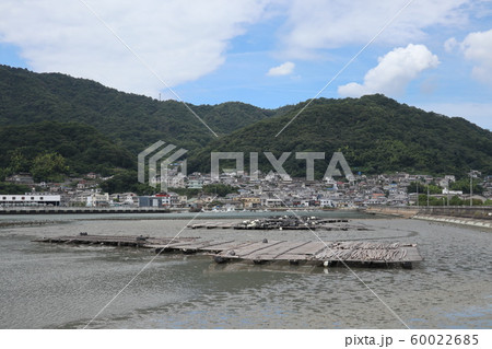 阿賀港と阿賀の街並み(広島県呉市) 60022685