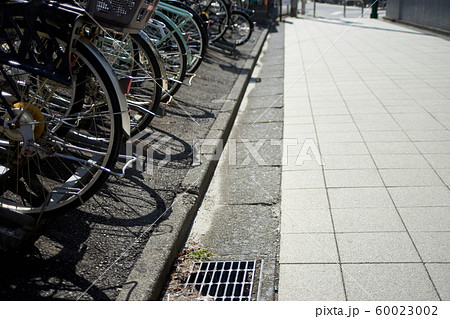 駐輪場・足元・歩道 駐輪場・足元・歩道 60023002