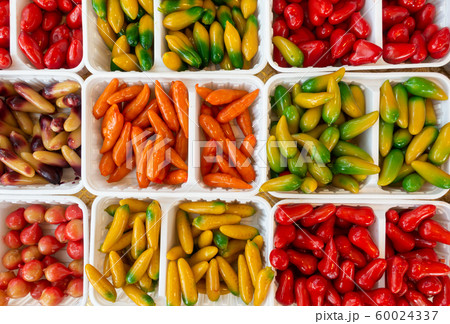 Thai sweet dessert of deletable imitation fruits 60024337