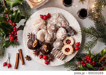 Beehives, vanilla crescents and other typical Czech Christmas cookies 60030269