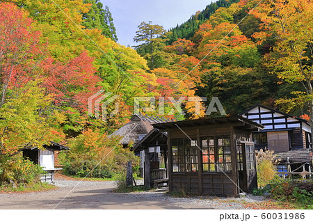 【秋田県】紅葉の乳頭温泉　鶴の湯 60031986