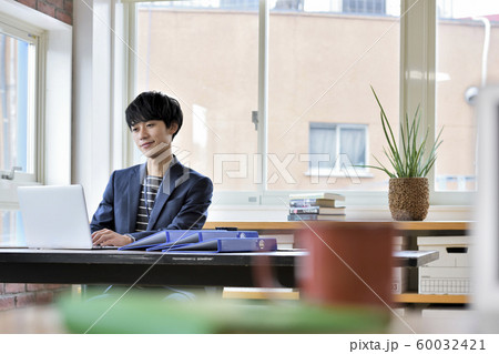 カジュアルビジネス　イメージ 60032421