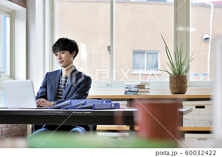 カジュアルビジネス　イメージ 60032422