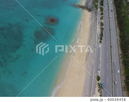 ビーチ・湾岸道路〜ドローンで空撮(沖縄県名護市山入端) ビーチ・湾岸道路〜ドローンで空撮(沖縄県名護市山入端) 60036458