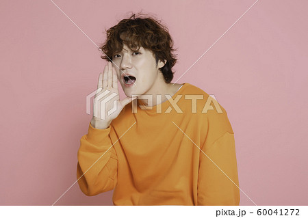 Close-up portrait of attractive young asian man, single man's lifestyle 167 Close-up portrait of attractive young asian man, single man's lifestyle 167 60041272