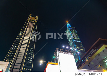 信義エリア　信義ショッピングゾーン　信義計画区　夜景　台北市　台湾 60042416