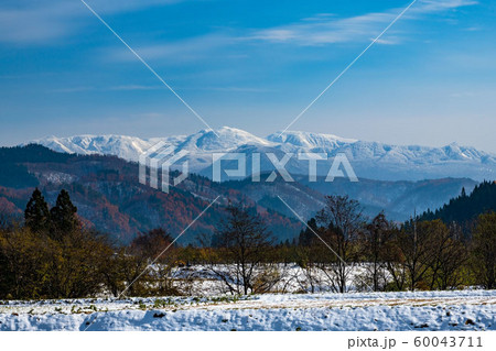 横手市から望む 焼石岳の冠雪03 60043711