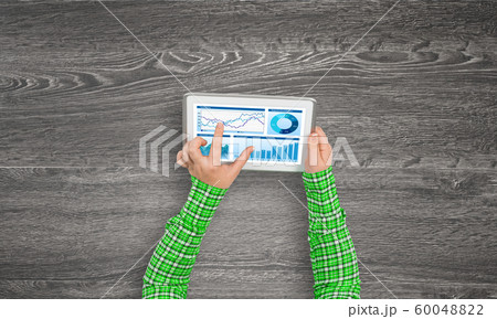 Using financial application Using financial application 60048822