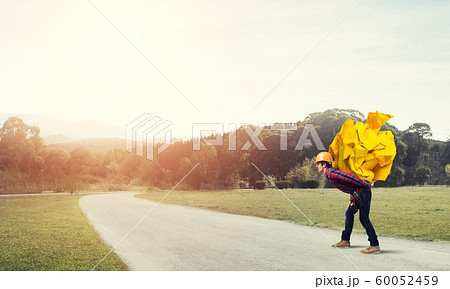Engineer man carry load 60052459