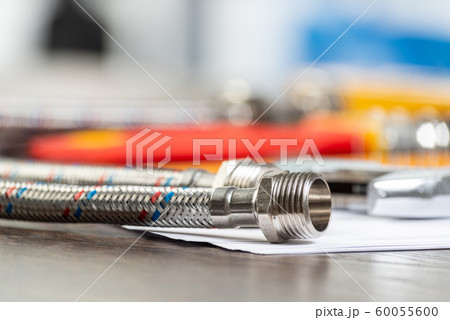 Water braided hose with connecting internal screw Water braided hose with connecting internal screw 60055600
