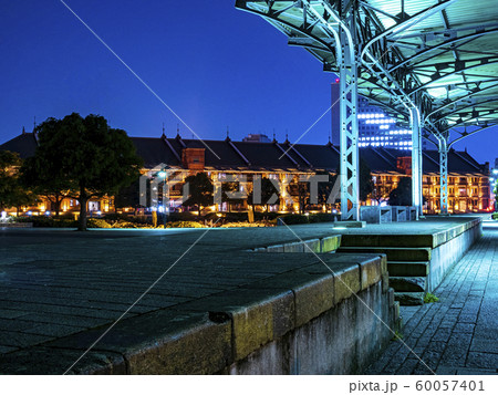 夜景 みなとみらい 赤レンガ倉庫 旧停車場 夜景 みなとみらい 赤レンガ倉庫 旧停車場 60057401