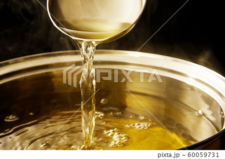 出汁　だし　昆布だし　鰹だし　出し 60059731