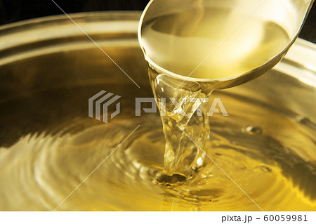 出汁　だし　昆布だし　鰹だし　出し 60059981